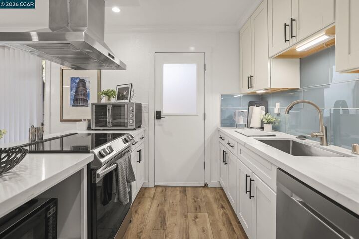 Property Photo:  1844 Pomar Way  CA 94598 