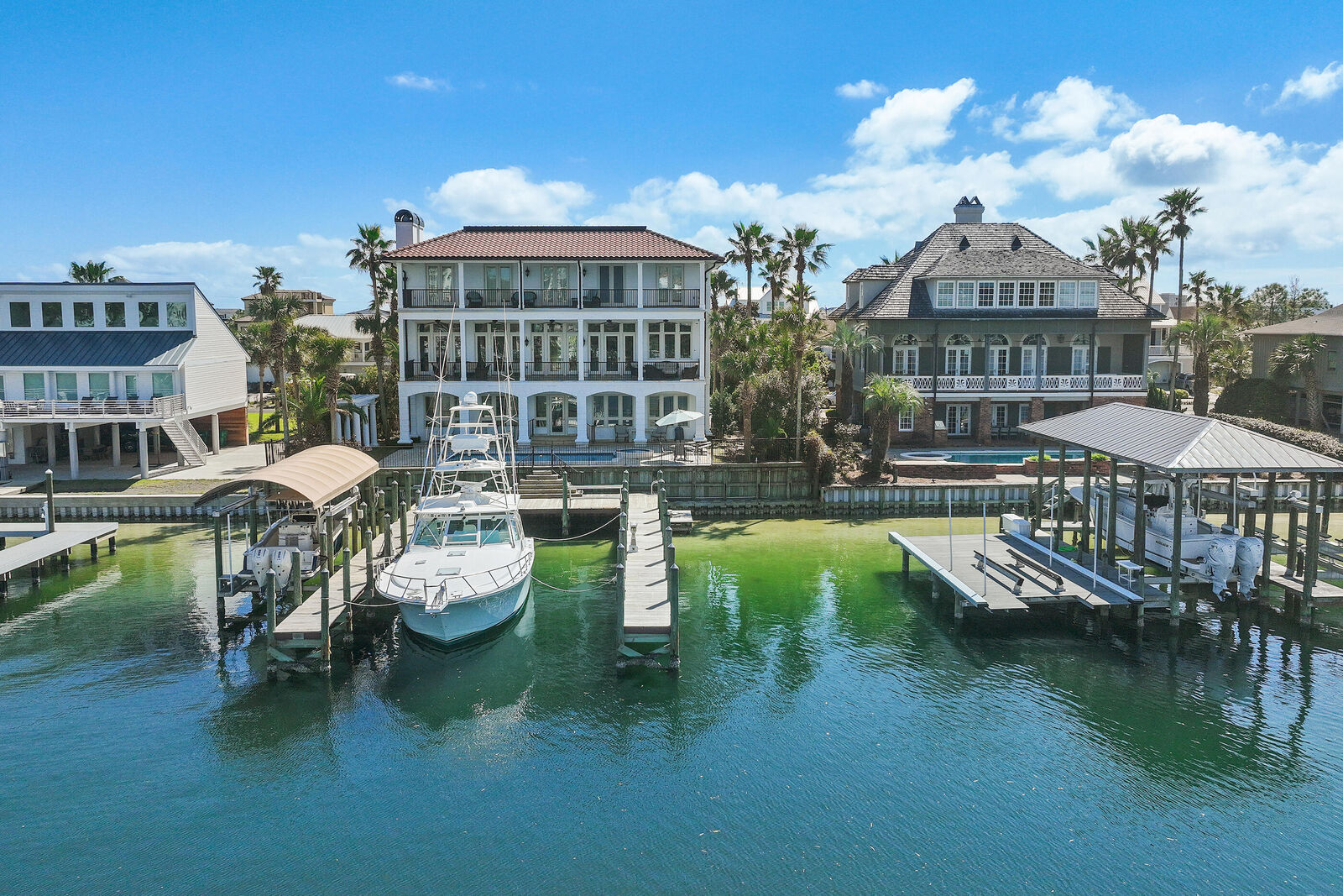 Property Photo:  609 Lagoon Drive  FL 32541 