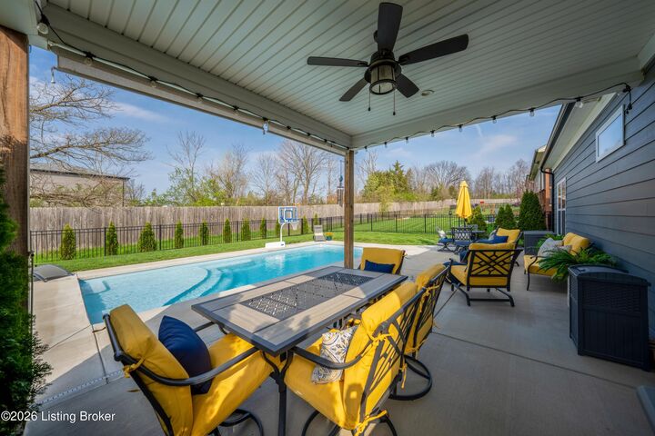 Property Photo:  12102 Cypress Ridge Dr  KY 40299 