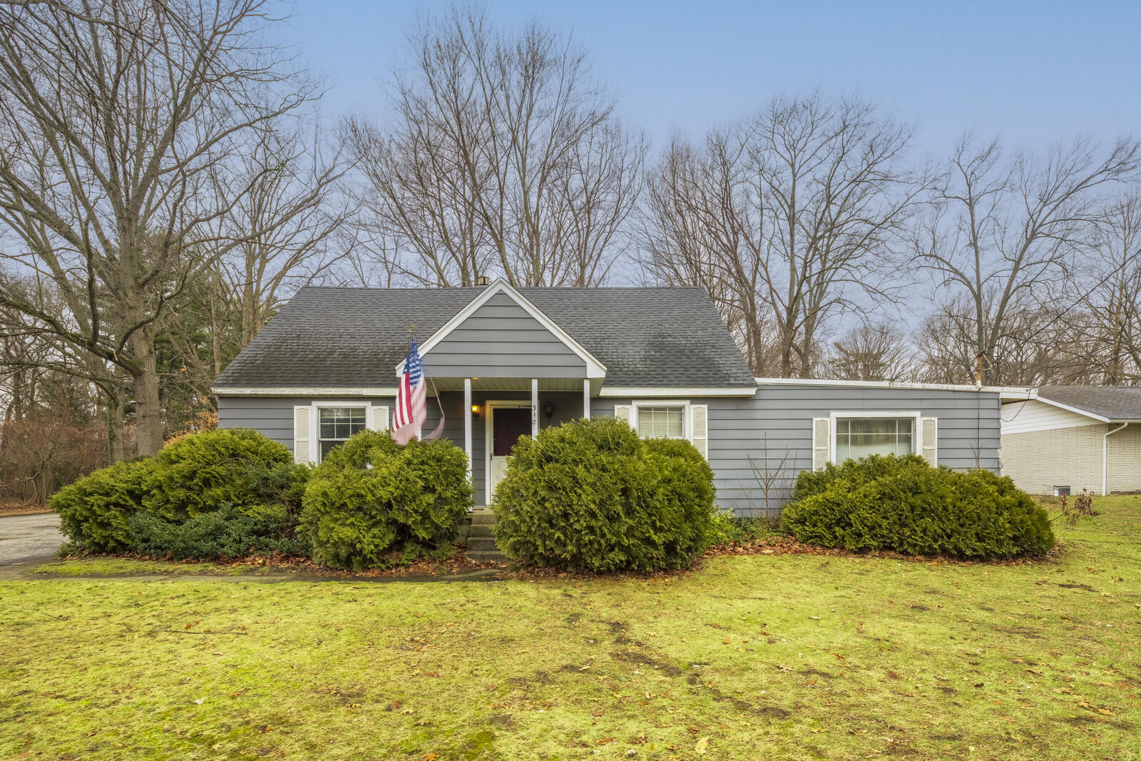 Property Photo:  310 Edgemoor Drive  IN 46360 