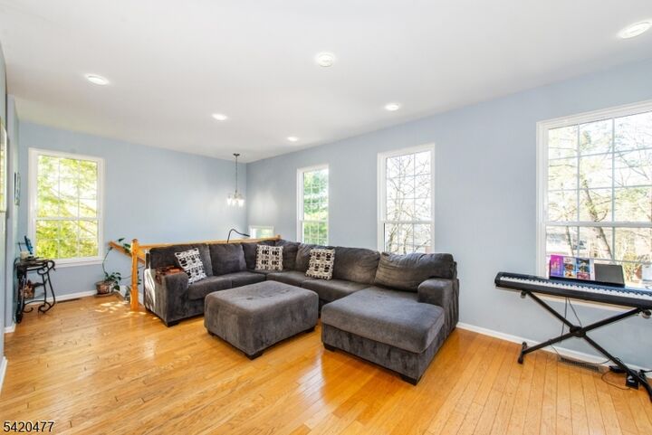 Property Photo:  10 Gannett Ct  NJ 07470 