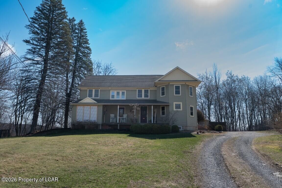 Property Photo: 406 Bodle Road PA 18644