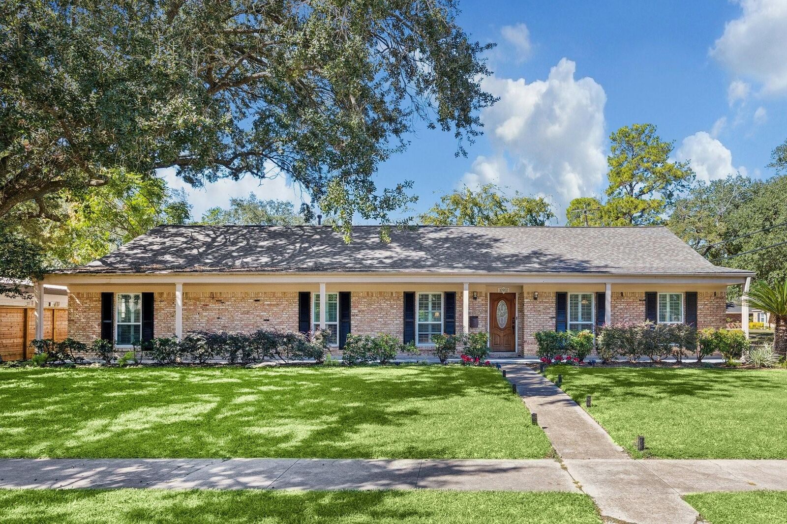 Property Photo:  10902 Mullins Drive  TX 77096 