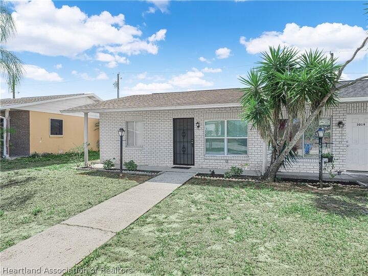 Property Photo:  3021 Villa Road  FL 33870 
