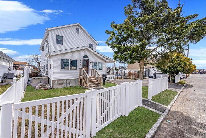 Property Photo:  794 Pecan Street  NY 11757 