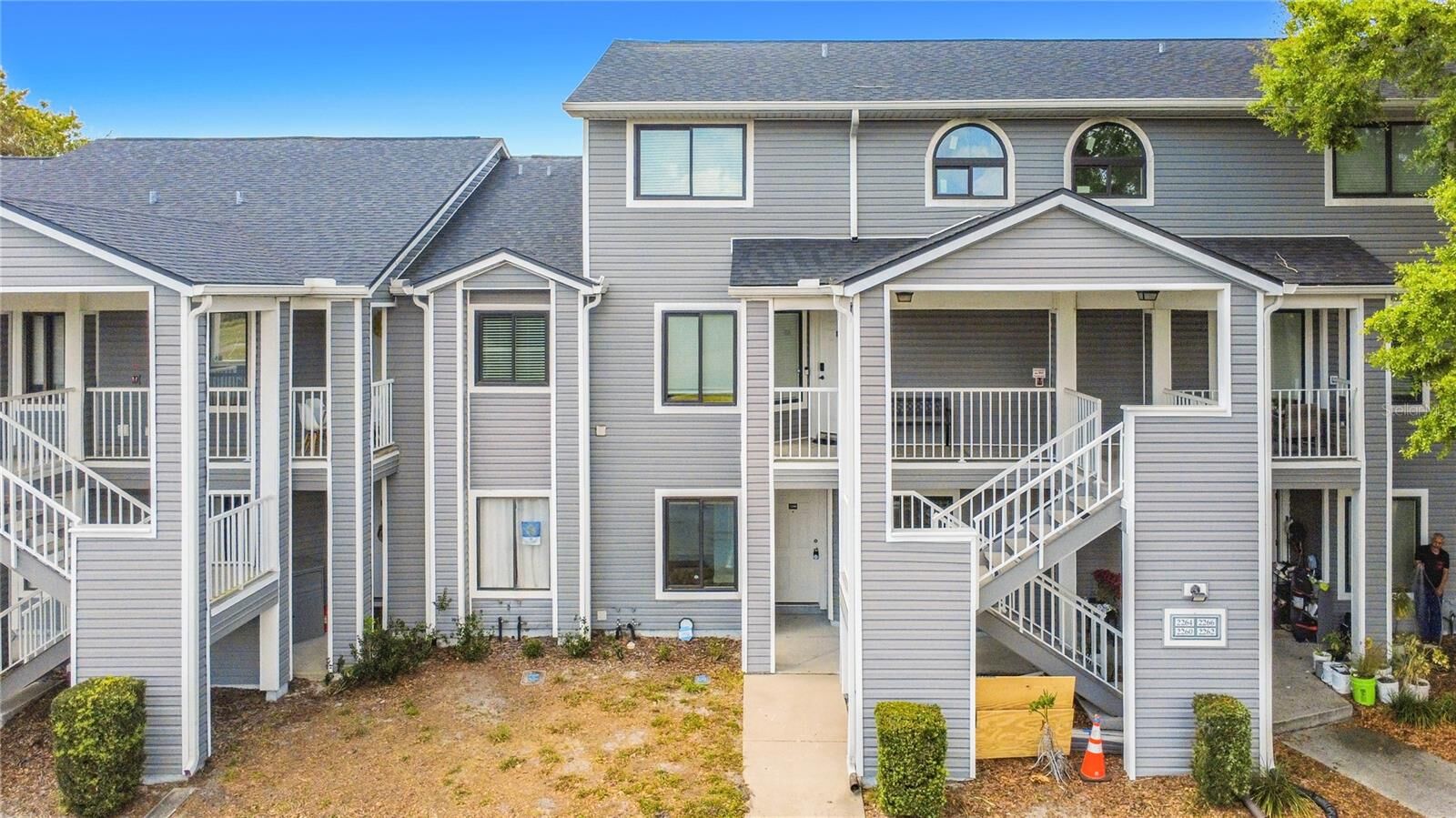 Property Photo:  2260 Grenwich Avenue 2260  FL 32817 