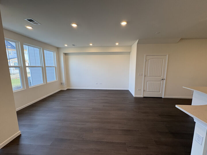 Property Photo:  2208 Ryegrass Lane 78004  IL 60490 