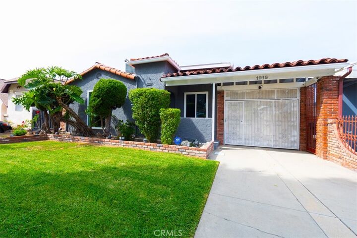 Property Photo:  1919 W 82nd Street  CA 90047 