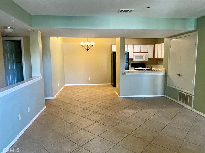 Property Photo:  2475 Village Green  CA 93455 