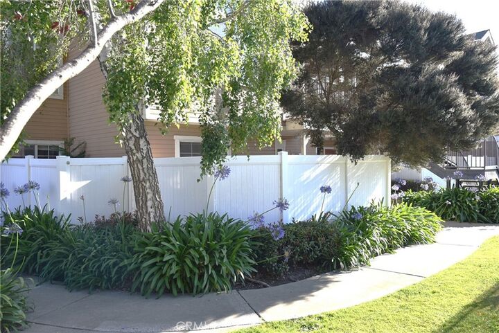 Property Photo:  2475 Village Green  CA 93455 