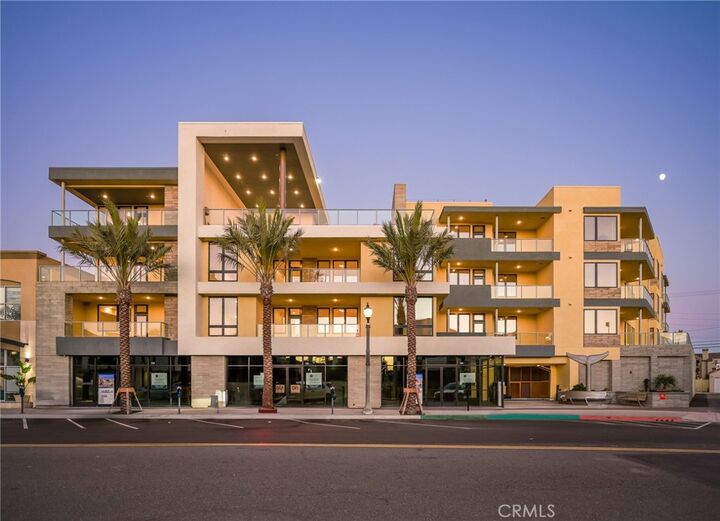 Property Photo:  414 Main St. 410  CA 92648 