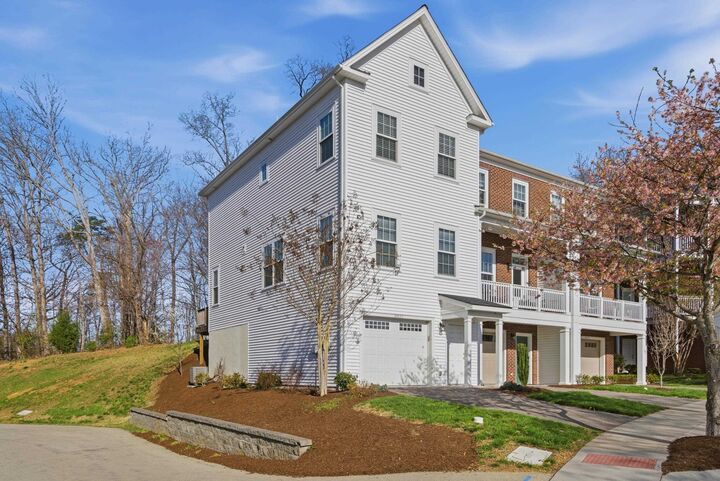 Property Photo: 3837 SW Colonial Green Circle VA 24018