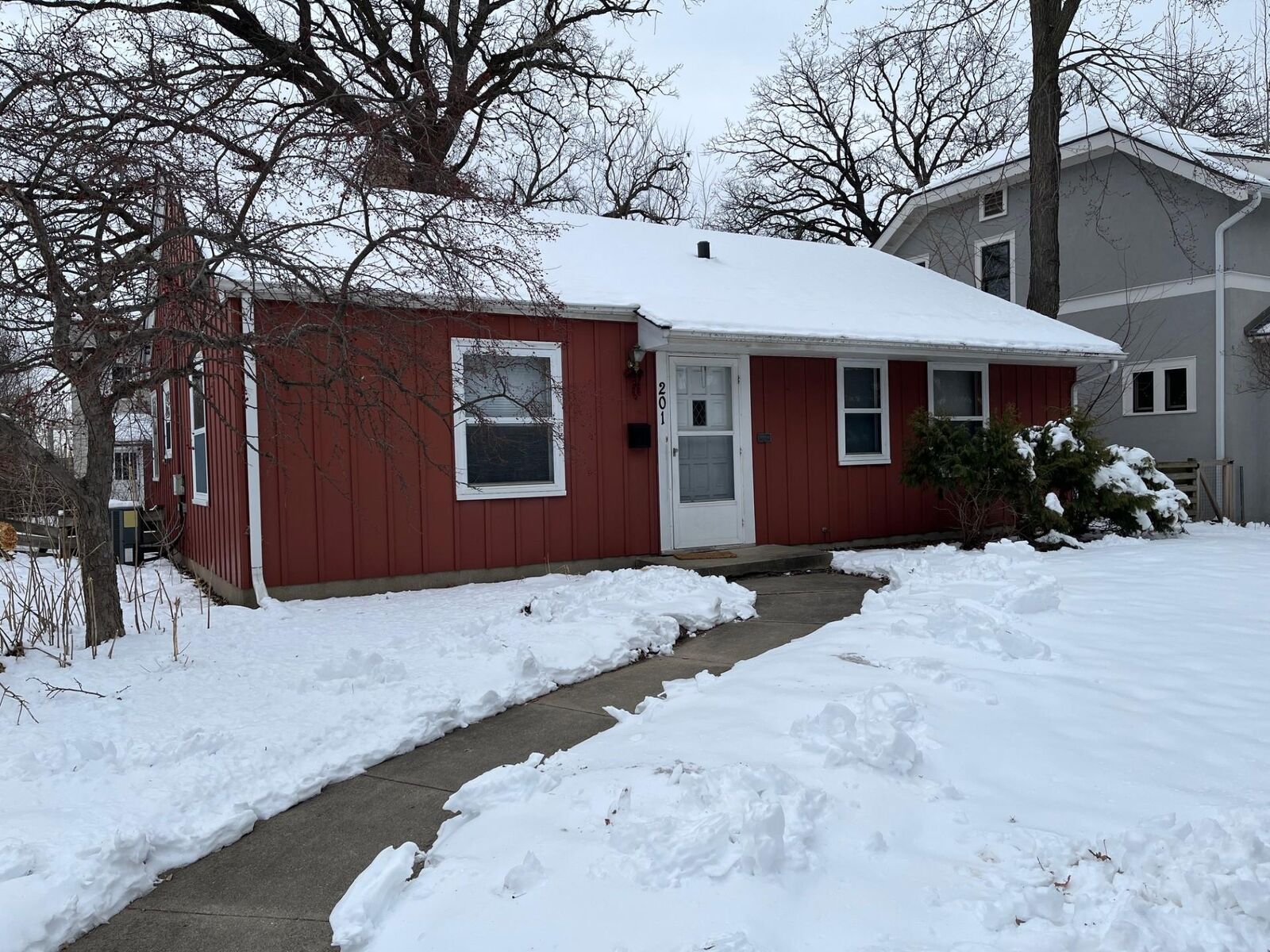Property Photo:  201 Bedford Street SE  MN 55414 