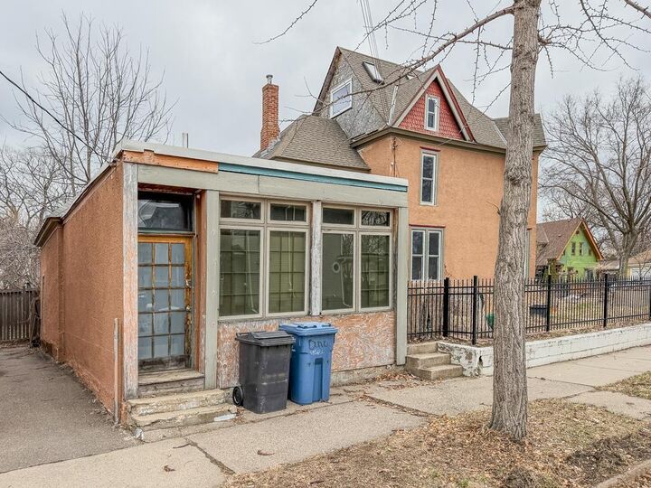 Property Photo:  3252 Pleasant Avenue  MN 55408 