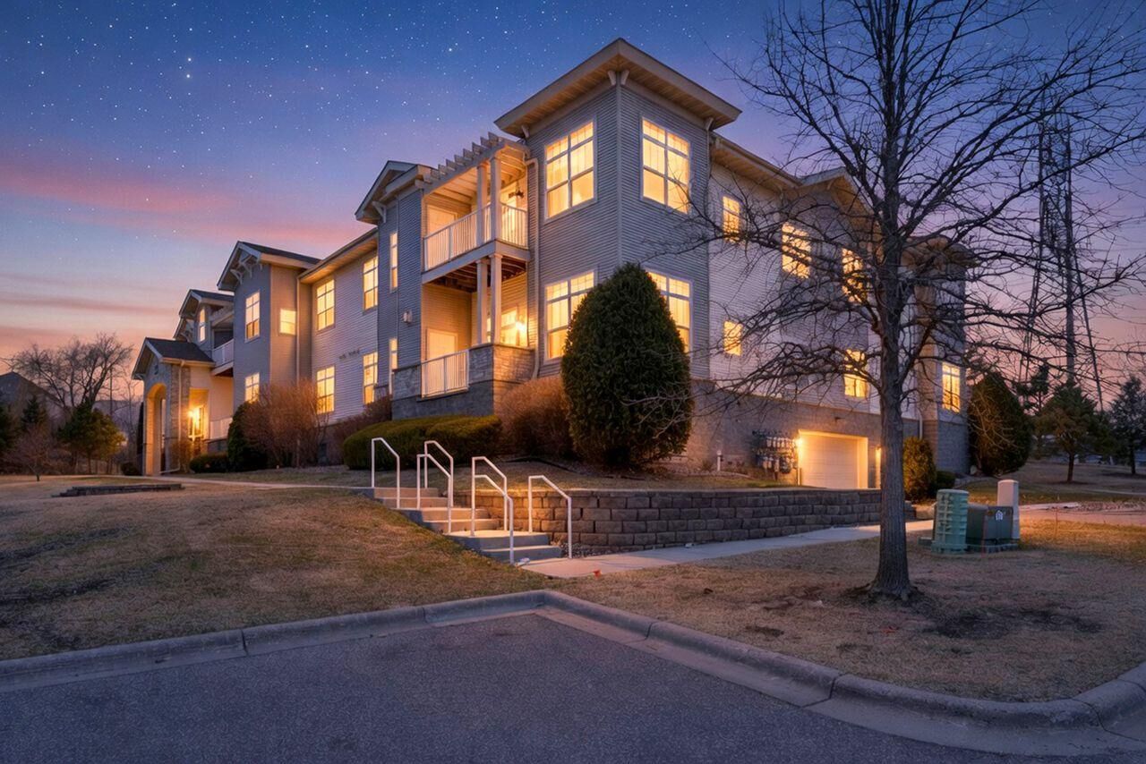 Property Photo:  1244 County Road D E 205  MN 55109 