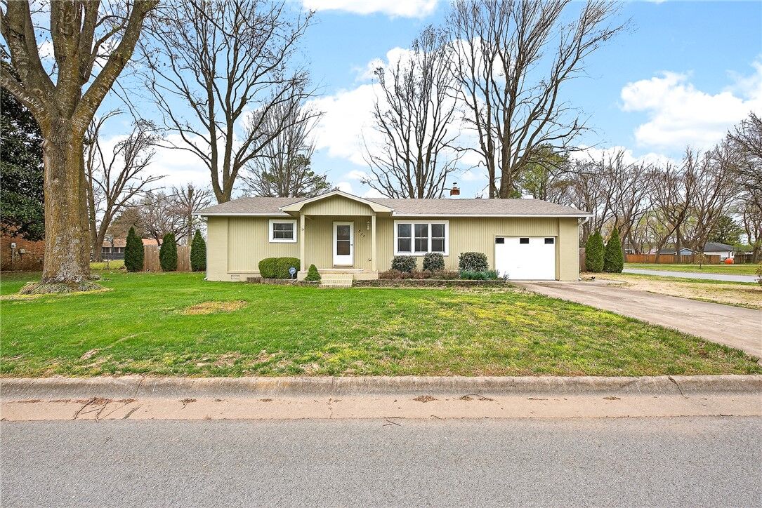 Property Photo:  522 Lee Town Drive  AR 72751 