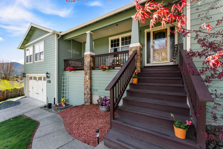 Property Photo:  509 Cypress Avenue  OR 97537 