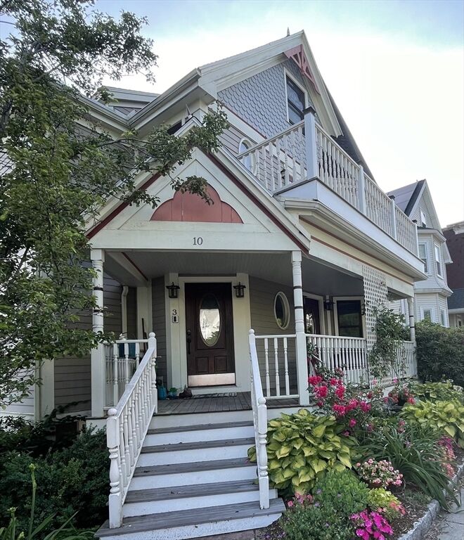 Property Photo:  10 Symmes Street 2  MA 02131 