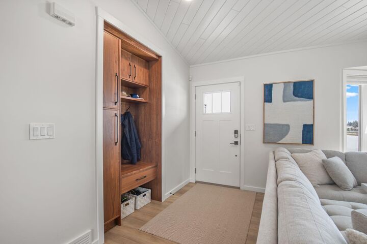 Property Photo:  72 McLean Street  AB T4R 1T7 