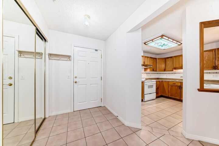 Property Photo:  3202 Sienna Park Green SW  AB T3H 3N7 