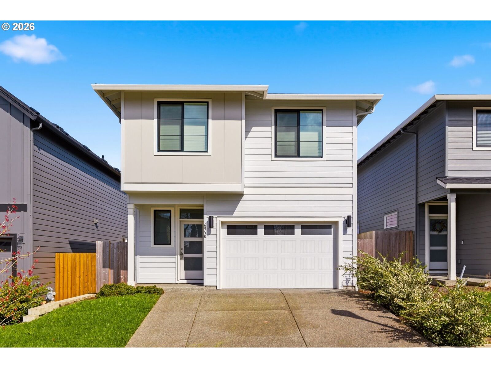 Property Photo:  6950 N Madison Cir  WA 98642 