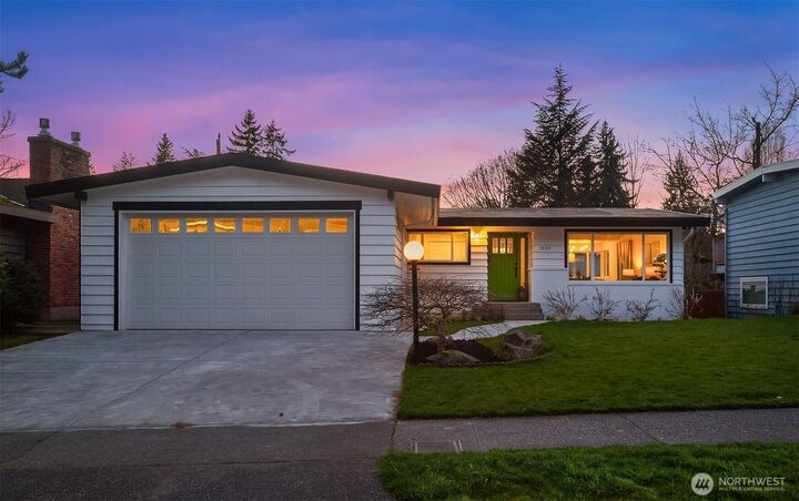 Property Photo: 7039 39th Avenue NE WA 98115