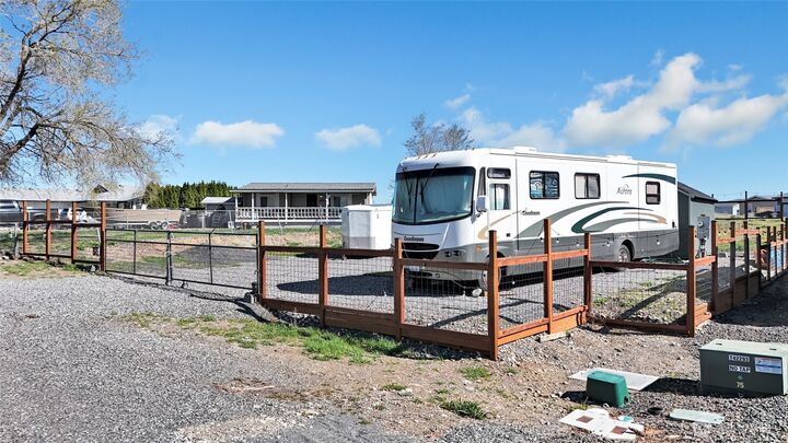 Property Photo:  507 SW Autumn Loop  WA 99349 