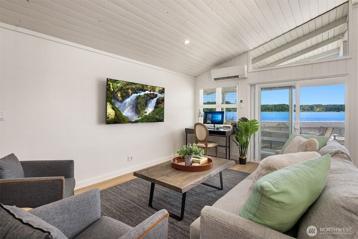 Property Photo:  101 NE Lynnwood Loop  WA 98528 