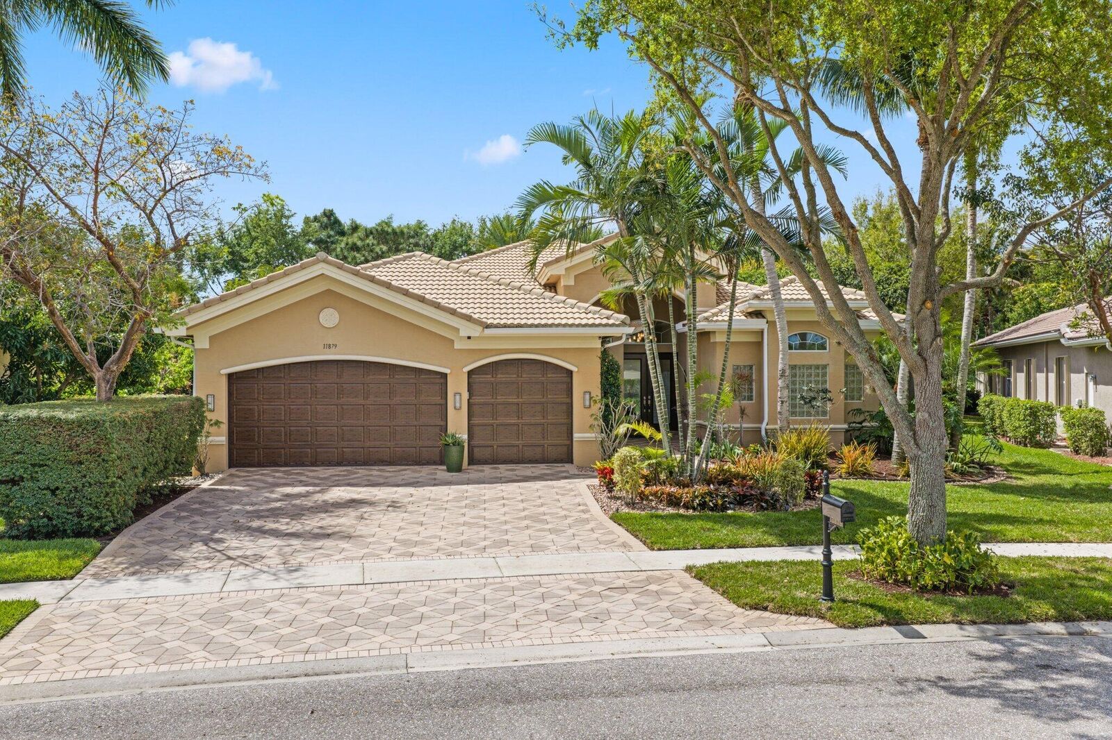 Property Photo:  11879 Fox Hill Circle  FL 33473 