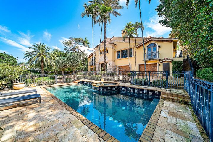 Property Photo:  955 Hillsboro Mile  FL 33062 