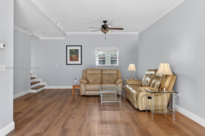 Property Photo: 630 SE 15th St 5 FL 33316