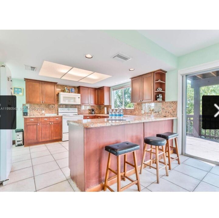 Property Photo: 202 W Canal Dr 202 FL 33037