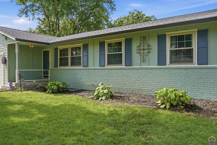 Property Photo:  4814 SW Cochise Ave  KS 66614 