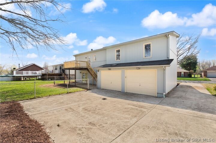 Property Photo: 3015 Creek Ridge Drive IN 47150