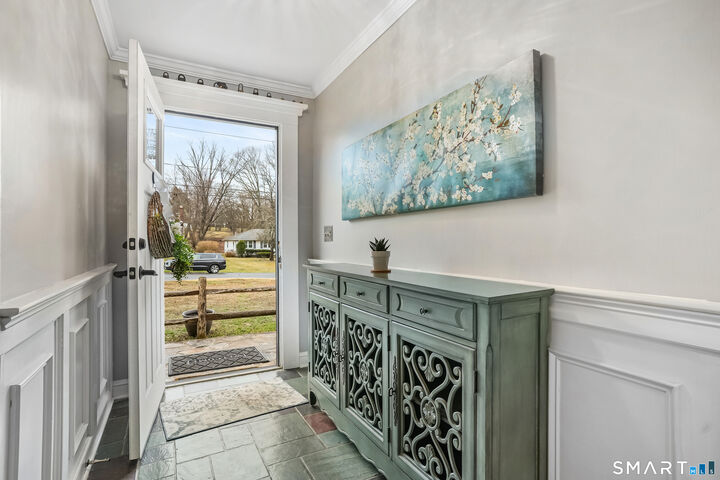 Property Photo:  766 Paradise Avenue  CT 06514 