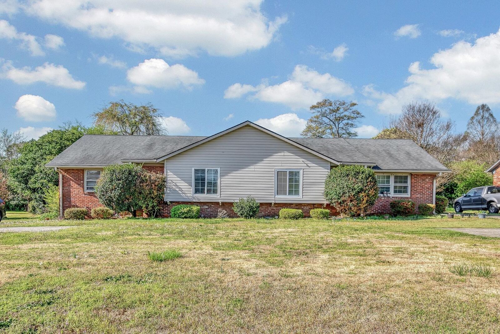 Property Photo:  1417 Fernwood Glendale Road ***  SC 29307 