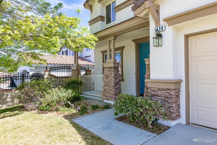 Property Photo:  1438 Wild Olive Road  CA 93561 