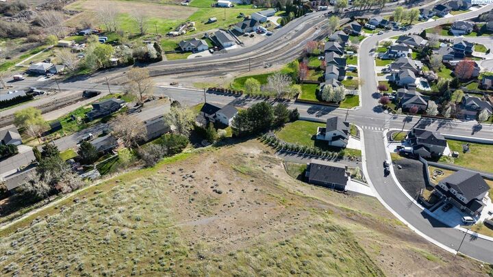 Property Photo:  3820 Bing St  WA 99338 