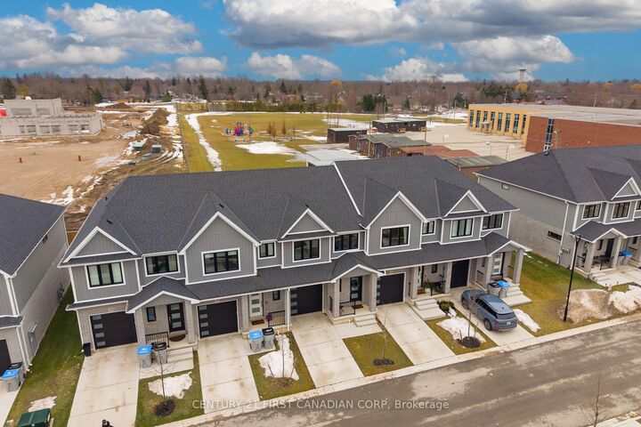 Property Photo: 17 Nicholson Street 35 ON N0M 2J0