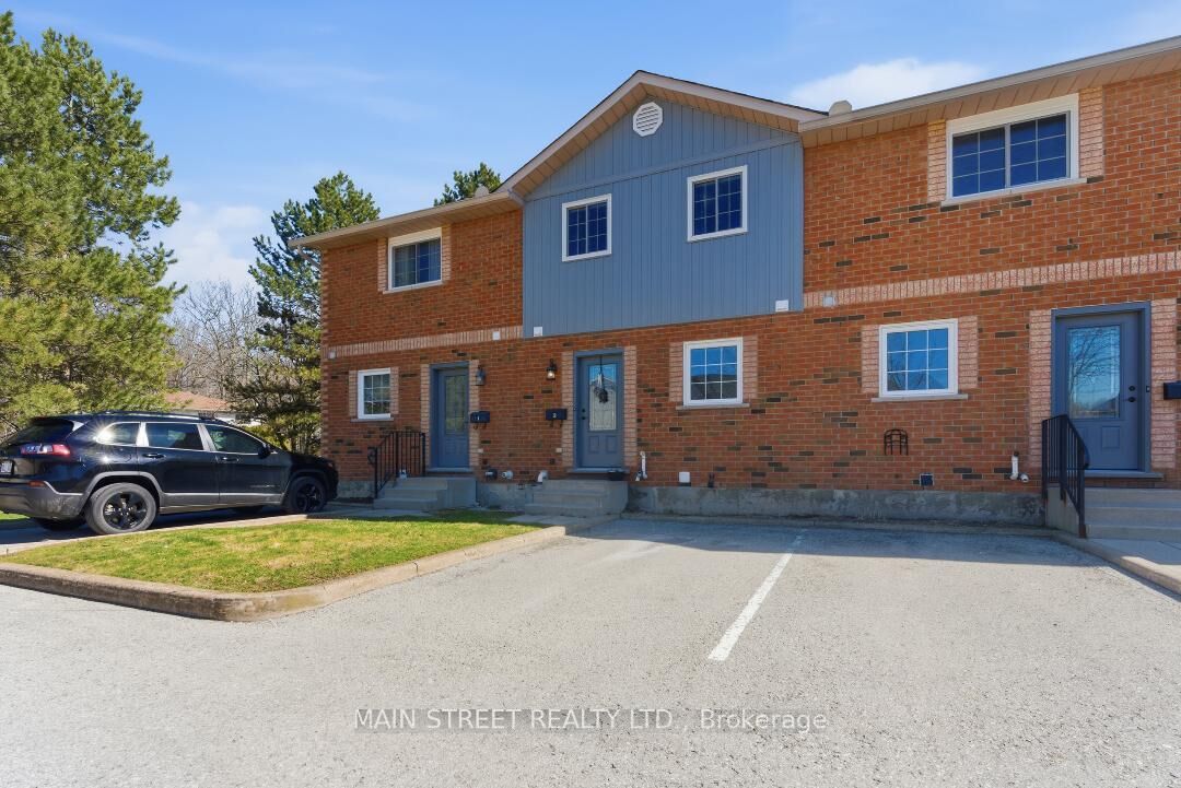 Property Photo: 110 Silvan Drive 2 ON L3C 6C3