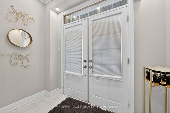 Property Photo: 7809 Hackberry Trail ON L2H 3R5