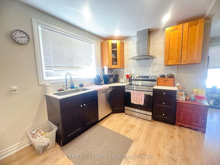 Property Photo:  150 Maurice Court  ON L3Y 2W2 