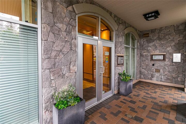 Photo de la propriété:  1335 Bear Mountain Pkwy 207  BC V9B 6T9 