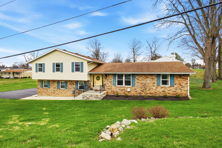 Property Photo:  2224 Cheviot Hills Drive  OH 45505 