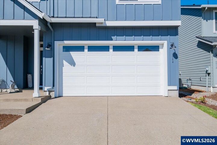 Property Photo:  5954 Henshaw St SE  OR 97322 