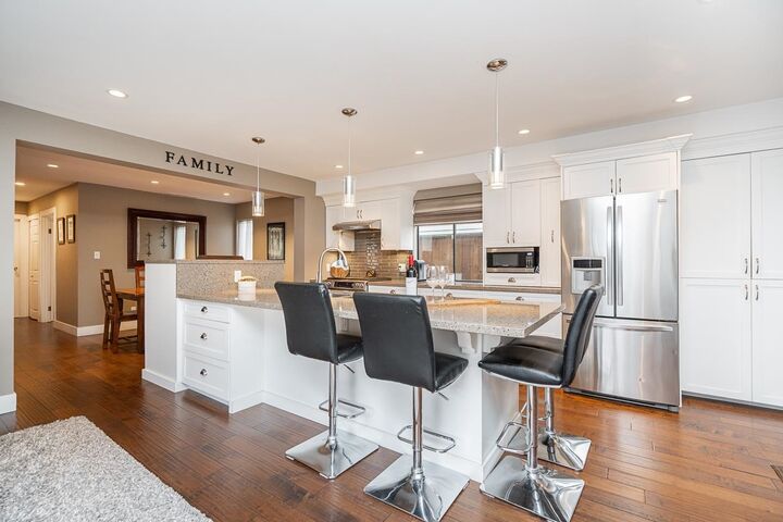 11826 Alderwood Crescent — photo 1