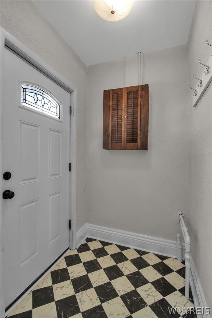 Property Photo:  23 Pooley Place  NY 14213 