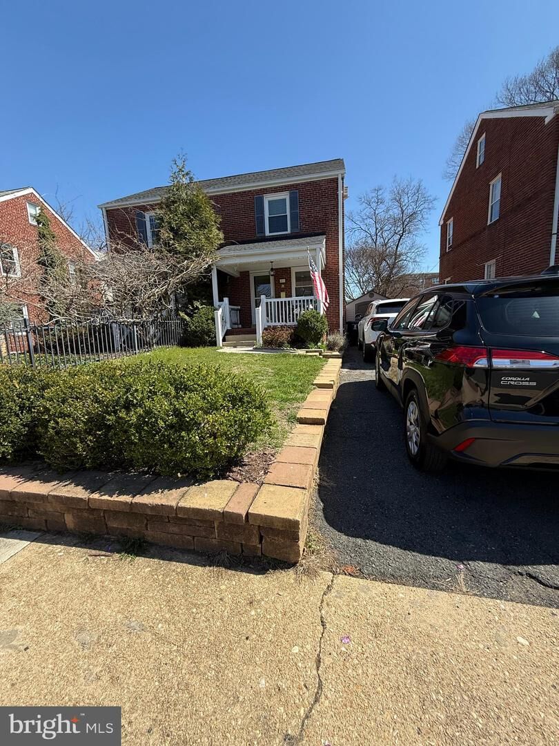 Property Photo:  411 S Veitch Street  VA 22204 