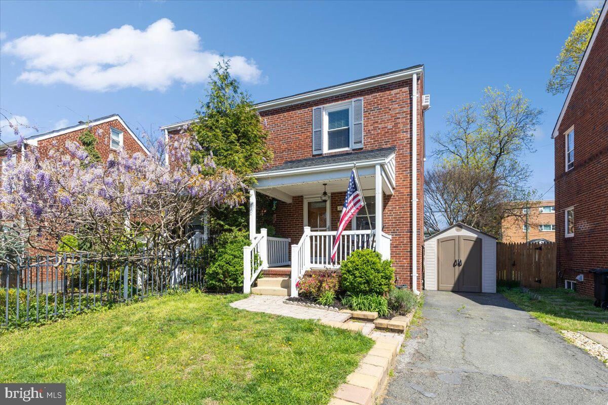 Property Photo:  411 S Veitch Street  VA 22204 