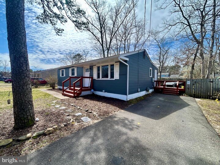 Property Photo:  525 Wildwood Avenue  NJ 08094 